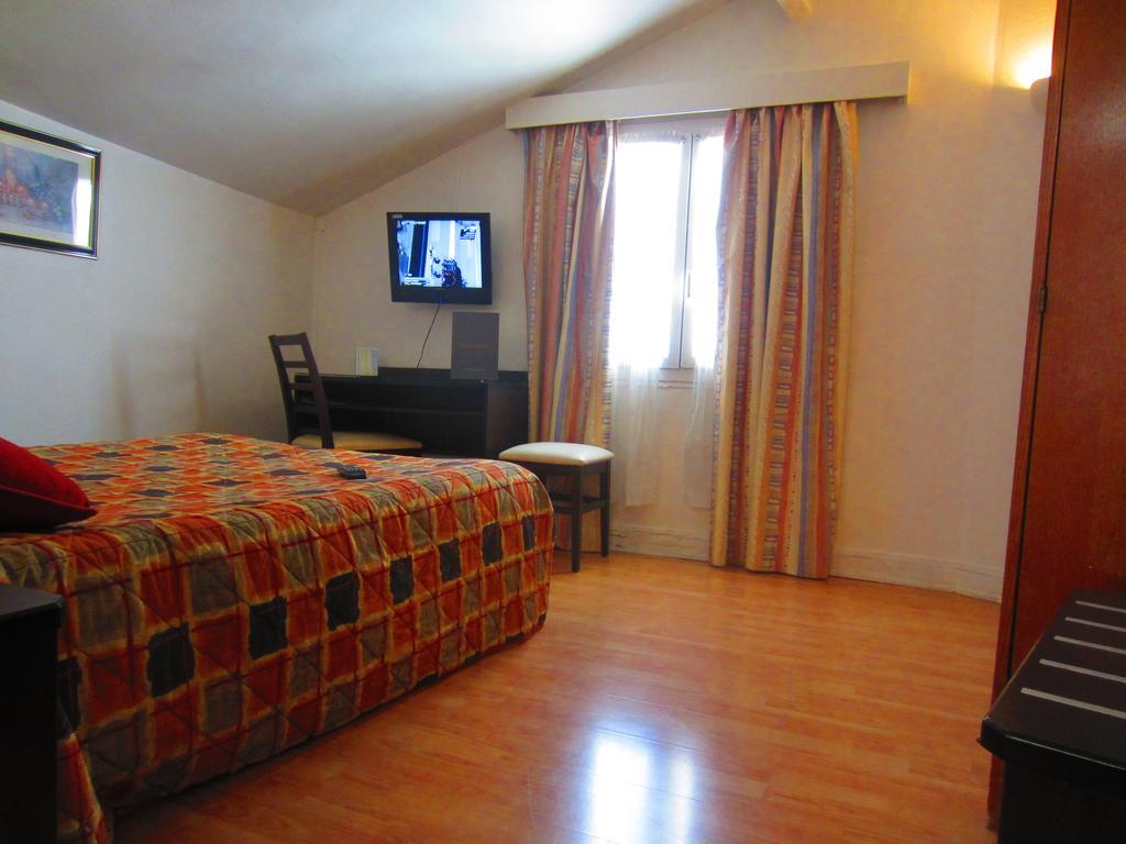 Amiot Hotel Париж Екстериор снимка